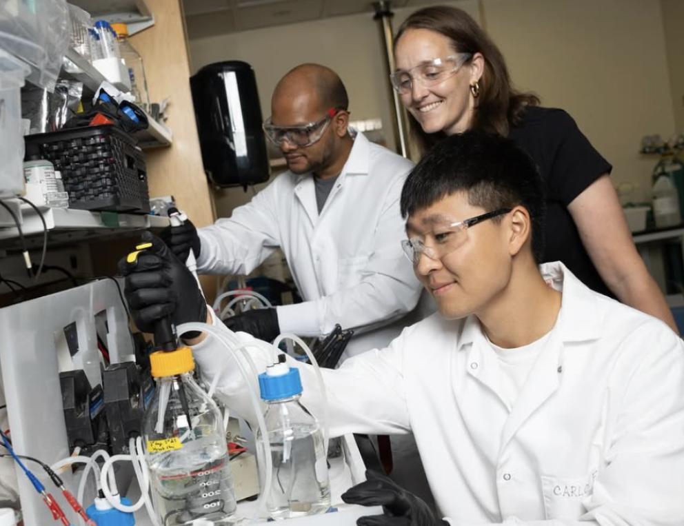 ME Professor Marta Hatzell and team in their lab.